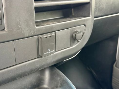 Used 2016 Chevrolet Express 2500 RWD image 12
