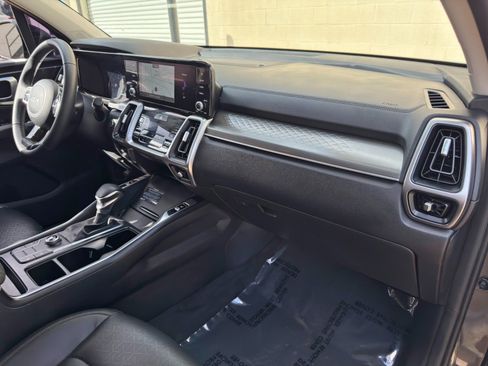 Used 2023 Kia Sorento S FWD image 13