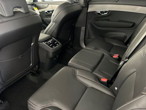 New 2025 Volvo XC90 B6 Ultra w/ Protection Package Premier AWD/4WD image 12