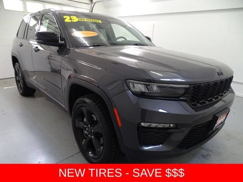 Certified 2023 Jeep Grand Cherokee Limited w/ Black Appearance Package AWD/4WD image 1