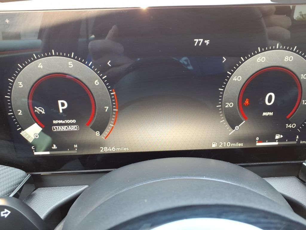 Used 2025 Nissan Kicks SR FWD image 17