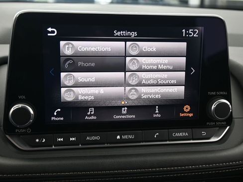 Used 2024 Nissan Rogue SV image 23