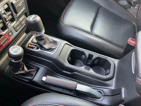 Used 2019 Jeep Wrangler Unlimited Rubicon AWD/4WD image 28
