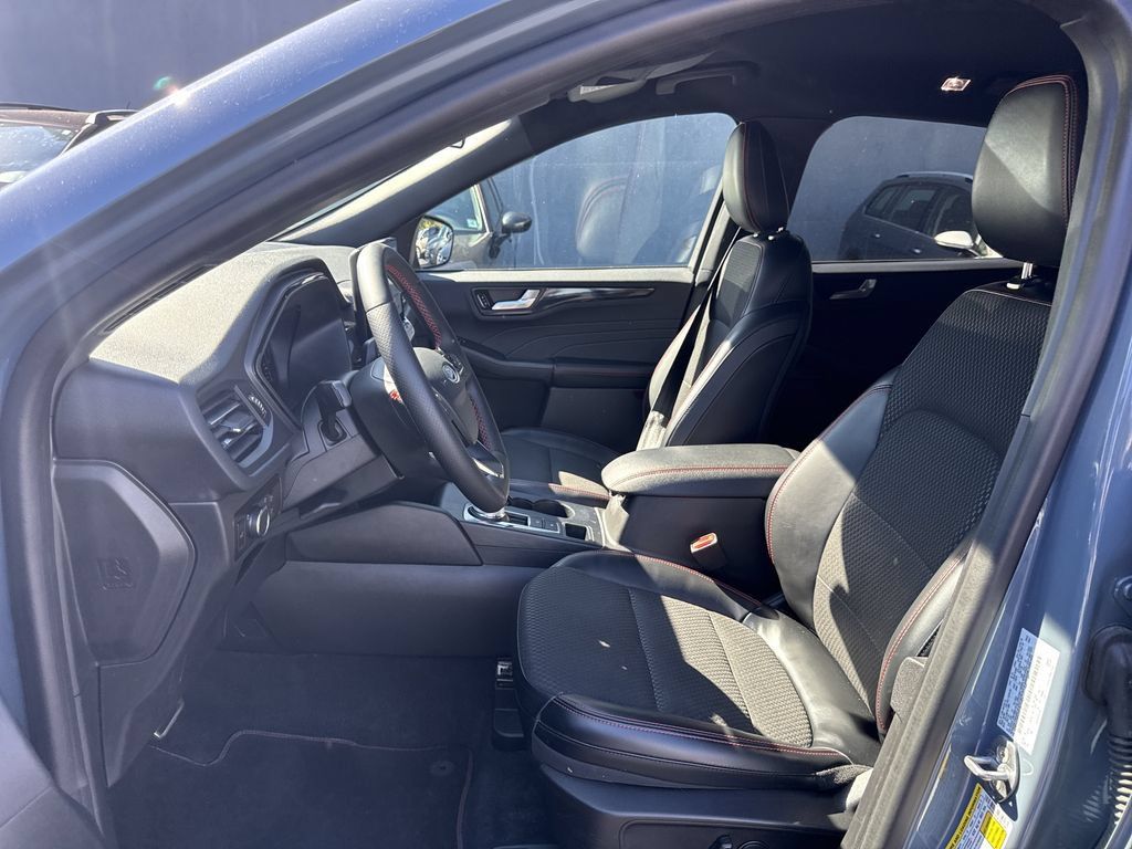 Used 2023 Ford Escape ST-Line w/ Tech Pack #1 AWD/4WD image 19