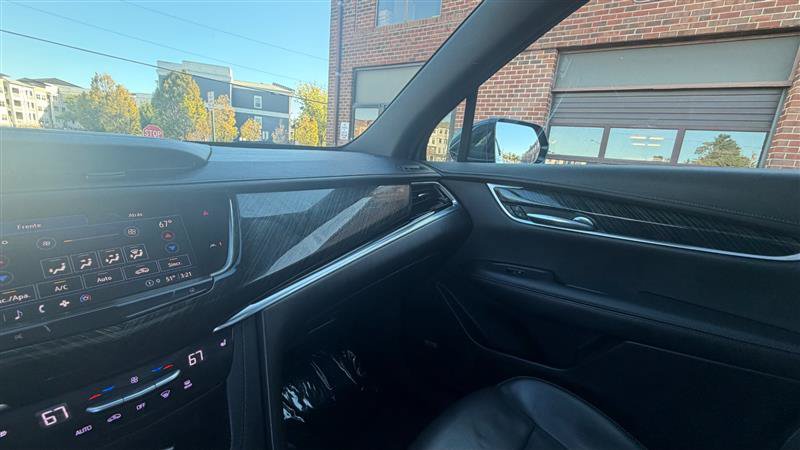 Used 2022 Cadillac XT6 Premium Luxury AWD/4WD image 39