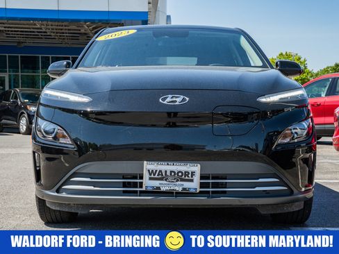 Used 2023 Hyundai Kona SEL FWD image 2