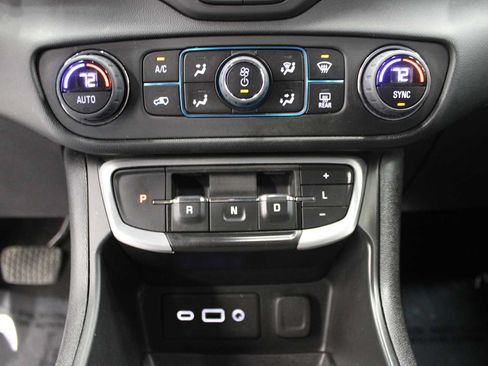 Used 2023 GMC Terrain SLE w/ Driver Convenience Package AWD/4WD image 29