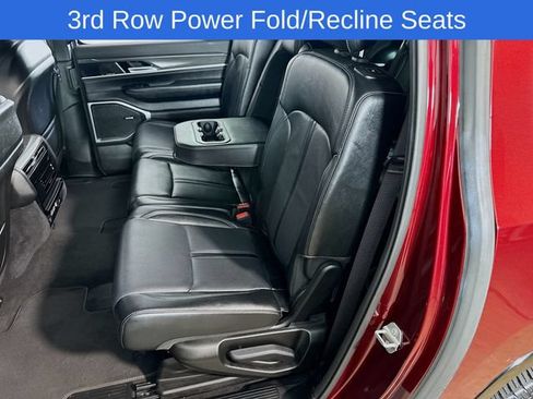 Used 2024 Jeep Wagoneer L Series II w/ Flexible Seating Group AWD/4WD image 19