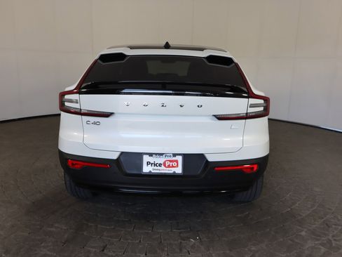 Used 2024 Volvo C40 Recharge Core image 7