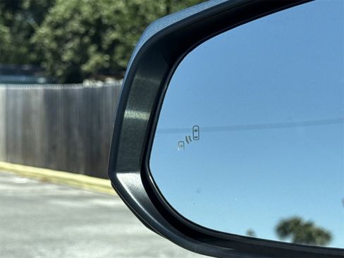 Used 2023 Toyota Highlander Limited image 19