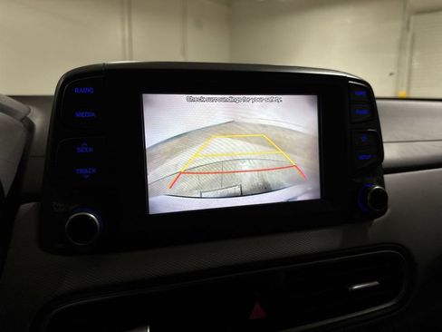 Used 2021 Hyundai Kona SE image 16
