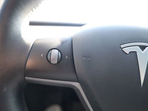 Used 2021 Tesla Model Y Long Range image 22