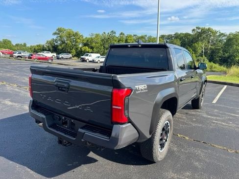 Used 2024 Toyota Tacoma TRD Off-Road AWD/4WD image 3