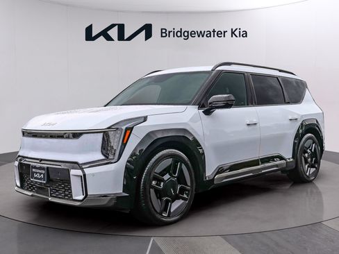 Certified 2026 Kia EV9 GT-Line AWD/4WD image 3