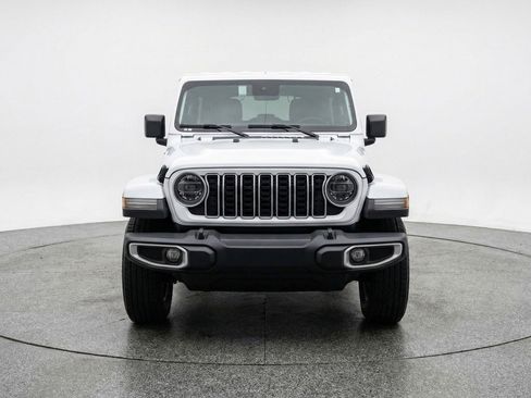 Used 2025 Jeep Wrangler Sahara image 2