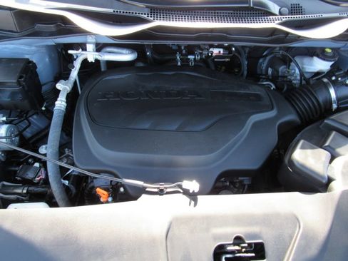 Used 2025 Honda Odyssey Touring image 11