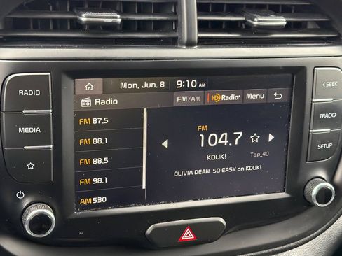 Used 2023 Kia Soul LX w/ LX Technology Package FWD image 17