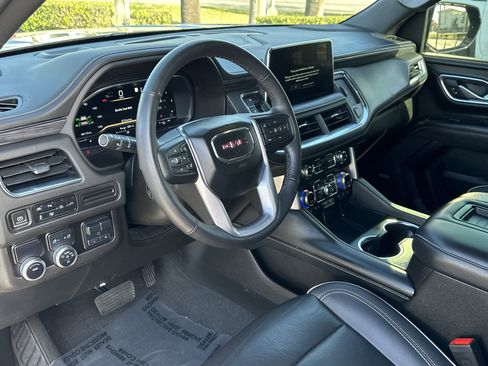 Used 2022 GMC Yukon SLT w/ SLT Luxury Package image 22