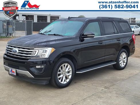 Used 2021 Ford Expedition XLT image 3