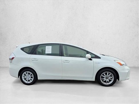 Used 2014 Toyota Prius V Two FWD image 4
