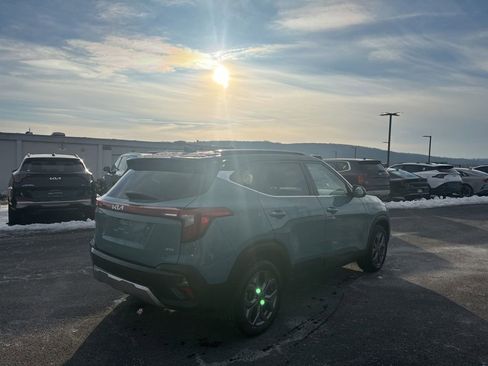 Certified 2024 Kia Seltos S image 2