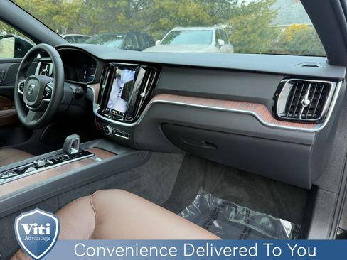 Certified 2025 Volvo V60 B5 Cross Country Plus image 29