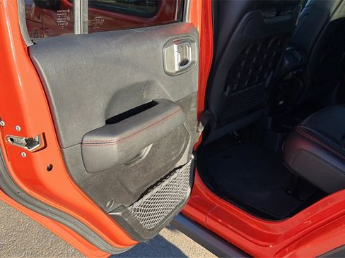 Used 2019 Jeep Wrangler Unlimited Rubicon w/ Cold Weather Group image 21