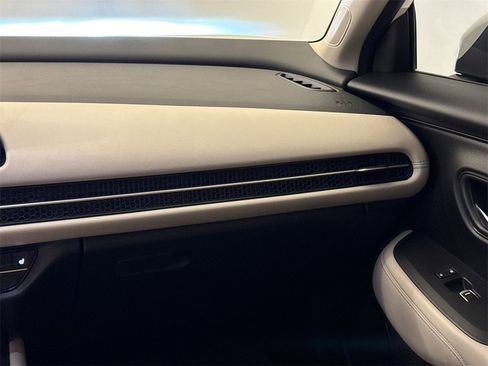 Certified 2023 Honda HR-V EX-L image 17