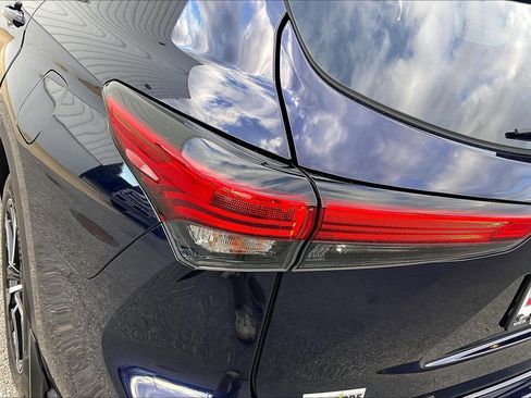 Used 2022 Toyota Highlander XSE image 35