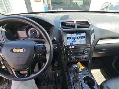 Used 2018 Ford Explorer XLT w/ Equipment Group 202A AWD/4WD image 7