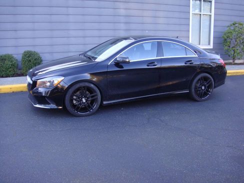 Used 2019 Mercedes-Benz CLA 250 4MATIC image 3