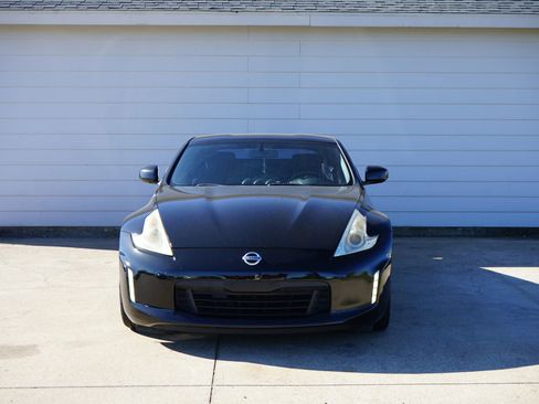 Used 2014 Nissan 370Z Coupe image 7