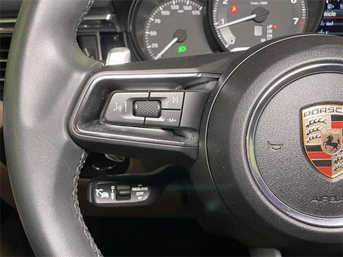 Certified 2025 Porsche Macan image 41