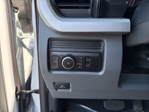 Used 2025 Ford F250 XLT AWD/4WD image 9