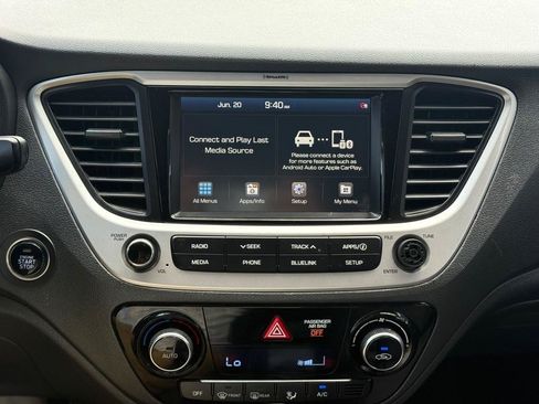 Used 2021 Hyundai Accent Limited FWD image 22