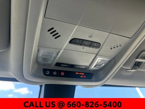 Used 2020 Chevrolet Equinox Premier FWD image 17