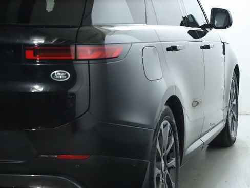 Used 2023 Land Rover Range Rover Sport SE image 8