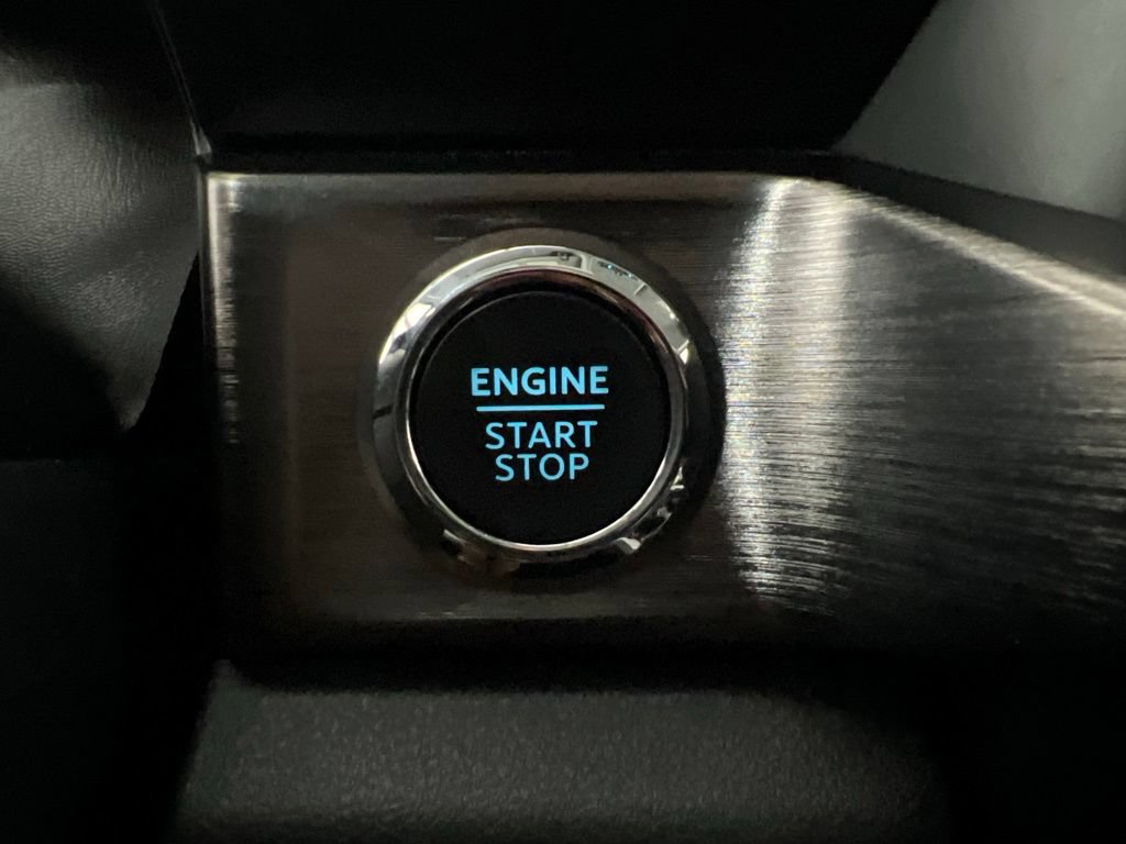 Used 2023 Ford F250 Lariat w/ FX4 Off-Road Package AWD/4WD image 17