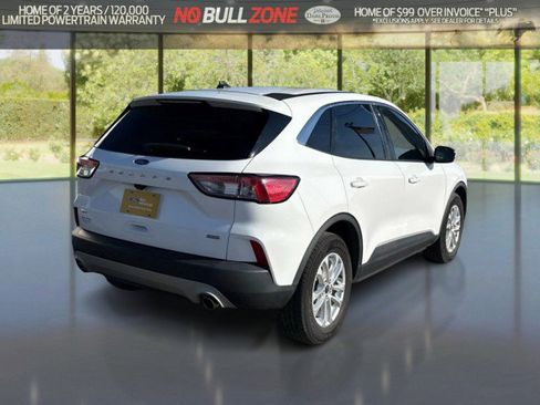 Certified 2021 Ford Escape SE image 5
