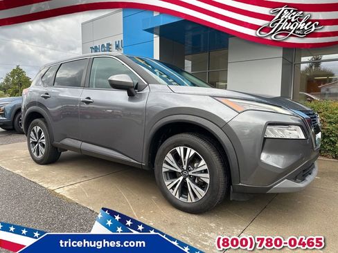 Used 2023 Nissan Rogue SV image 1