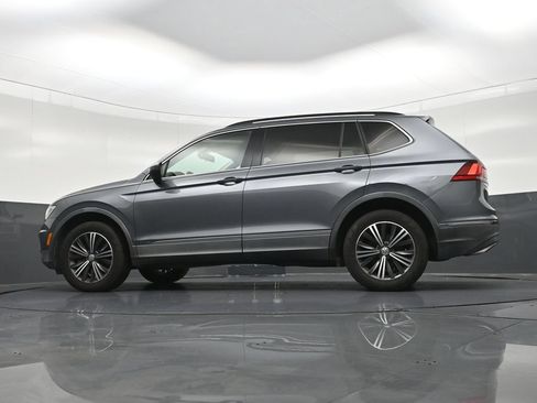 Used 2018 Volkswagen Tiguan SE w/ 18" Alloy Wheels Package FWD image 24