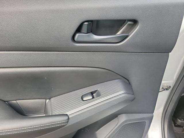 Used 2025 Nissan Altima 2.5 SV FWD image 18