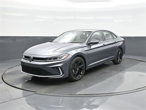 New 2026 Volkswagen Jetta SE image 3