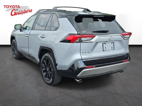 Used 2025 Toyota RAV4 XSE AWD/4WD image 7