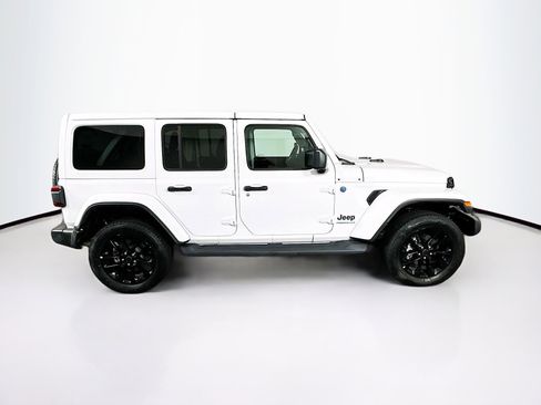 Used 2025 Jeep Wrangler Unlimited Sahara AWD/4WD image 10