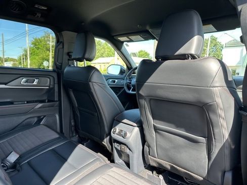 Used 2025 Ford Explorer ST-Line w/ ST-Line Street Pack image 28
