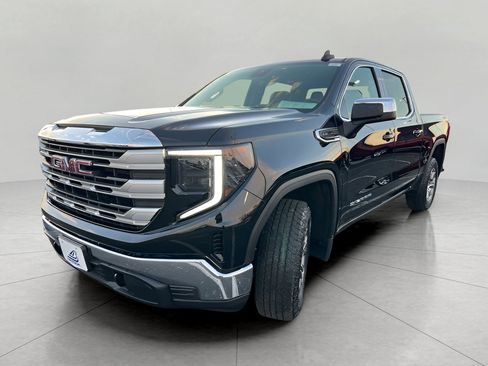 Used 2022 GMC Sierra 1500 SLE image 4