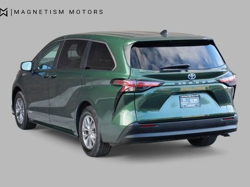 Used 2021 Toyota Sienna LE image 7