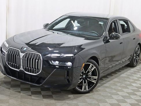 Used 2023 BMW i7 xDrive60 w/ Executive Package 2 image 7