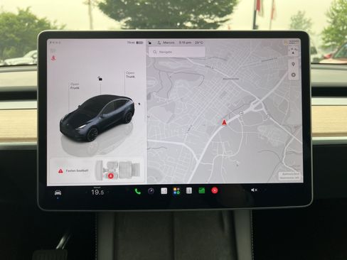 Used 2024 Tesla Model Y Long Range AWD/4WD image 20